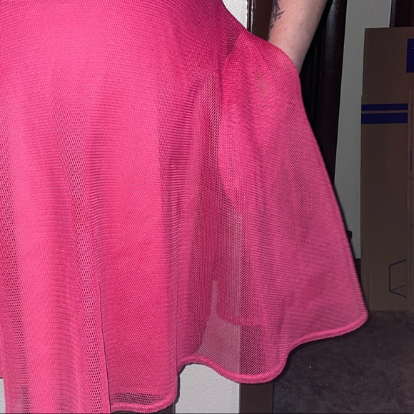pink midi cocktail dress w/outer mesh layer & pockets - Picture 3 of 4